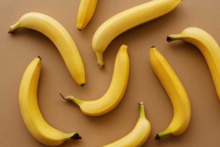 Are Bananas Acidic? Do They Help to Reduce Acid Reflux? Bodybuilding
